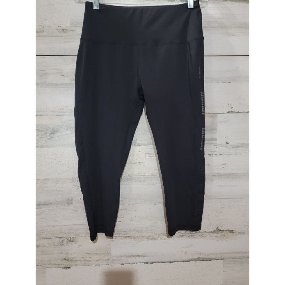 Tapout WWE Women’s Black Capri Active Leggings Size Large